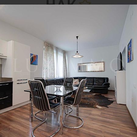 A Lovely 2 Bedroom Apartment In The Heart Of София Экстерьер фото