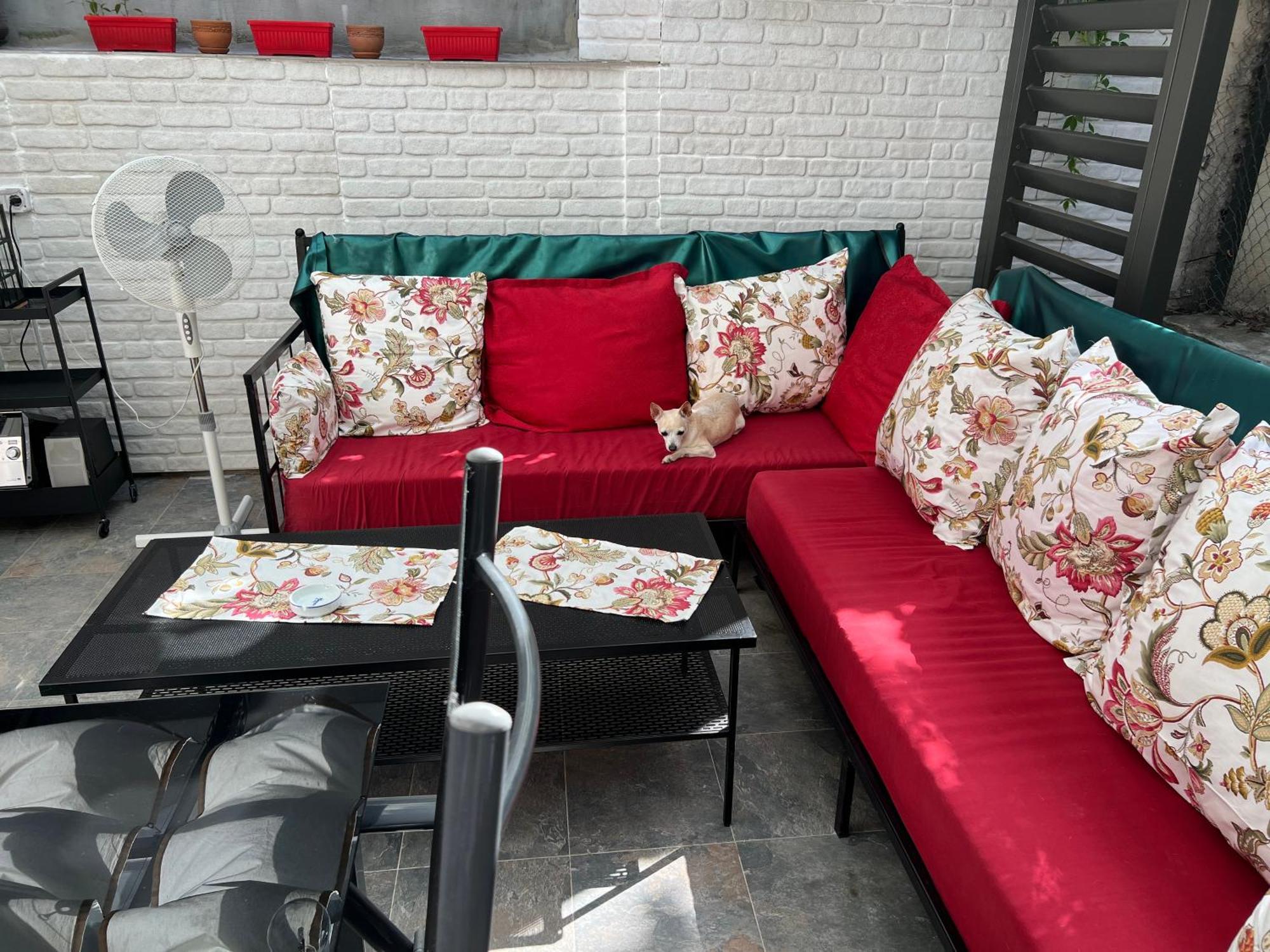 A Lovely 2 Bedroom Apartment In The Heart Of София Экстерьер фото