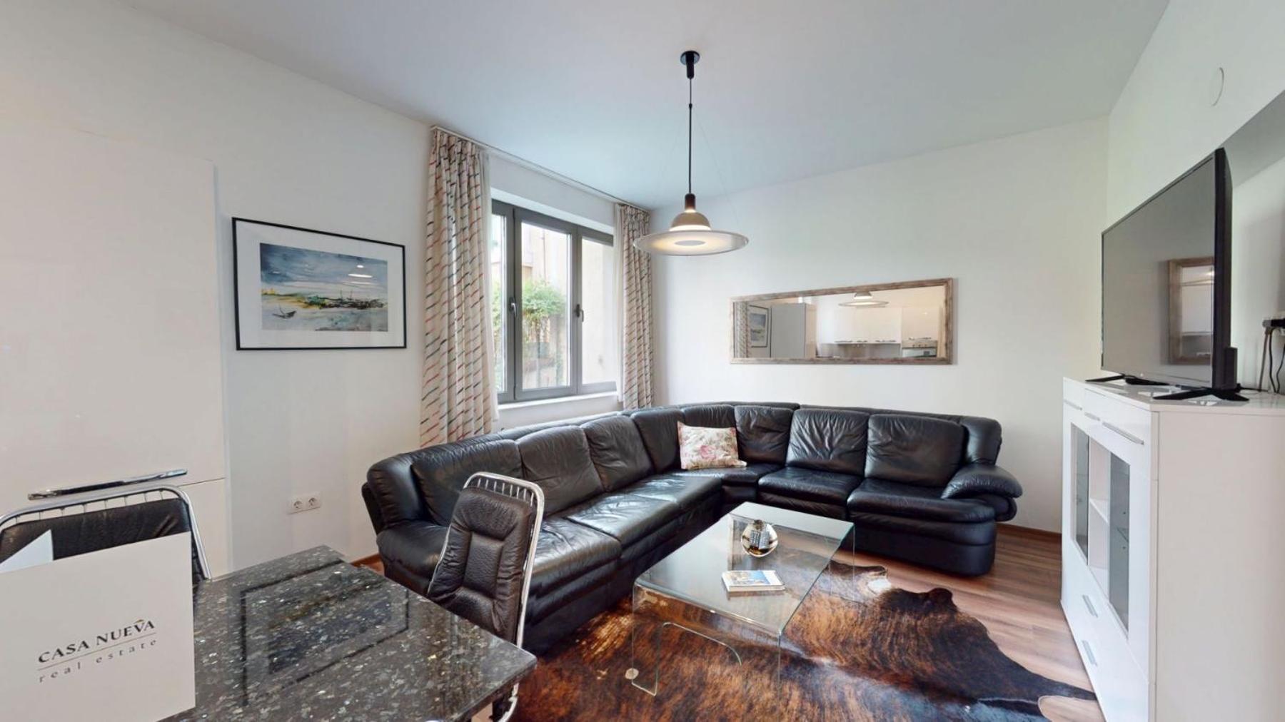 A Lovely 2 Bedroom Apartment In The Heart Of София Экстерьер фото
